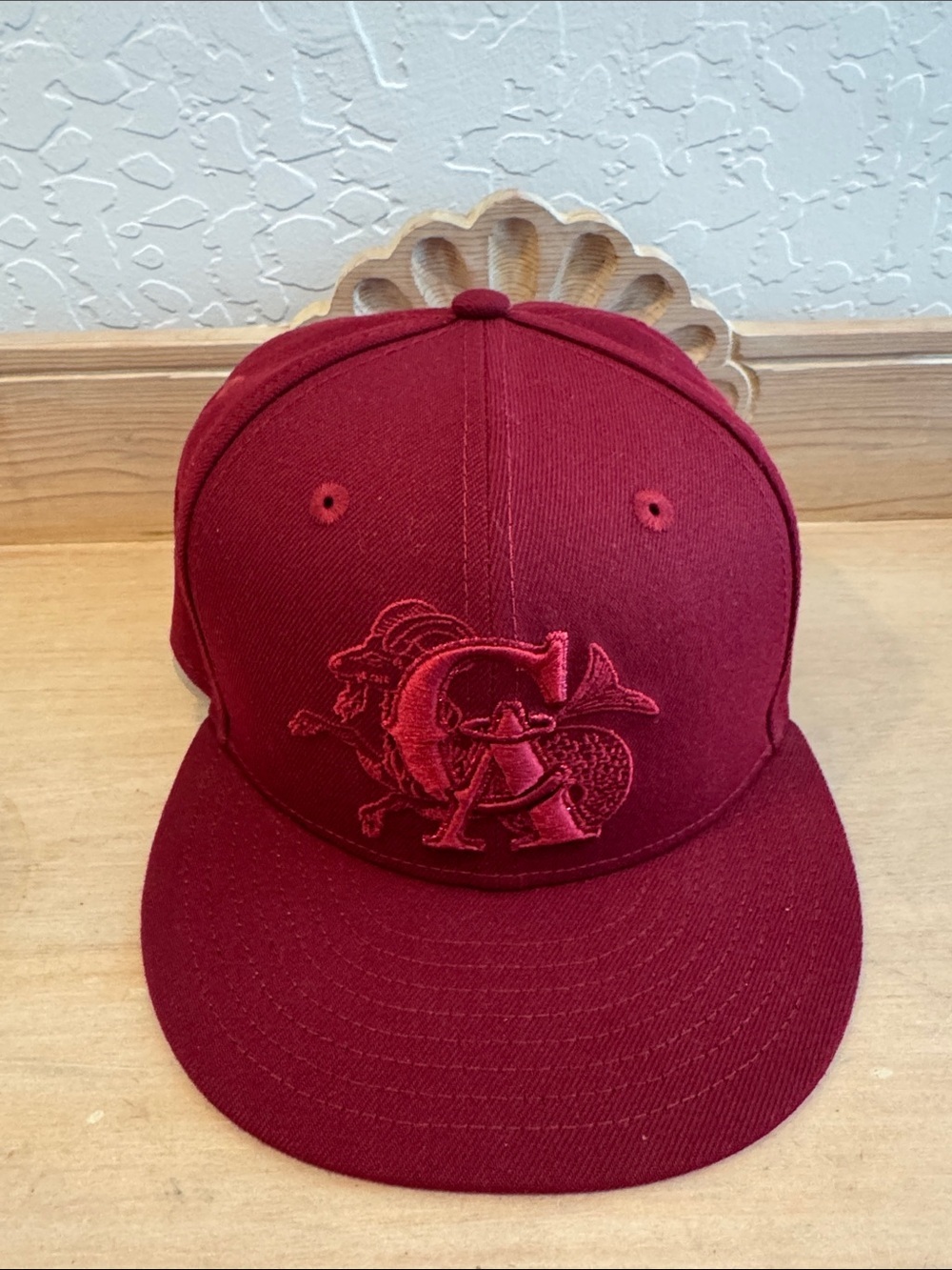 New Era 59fifty Collection Capricorn Zodiac Burgundy fitted hat size 7 1/4
